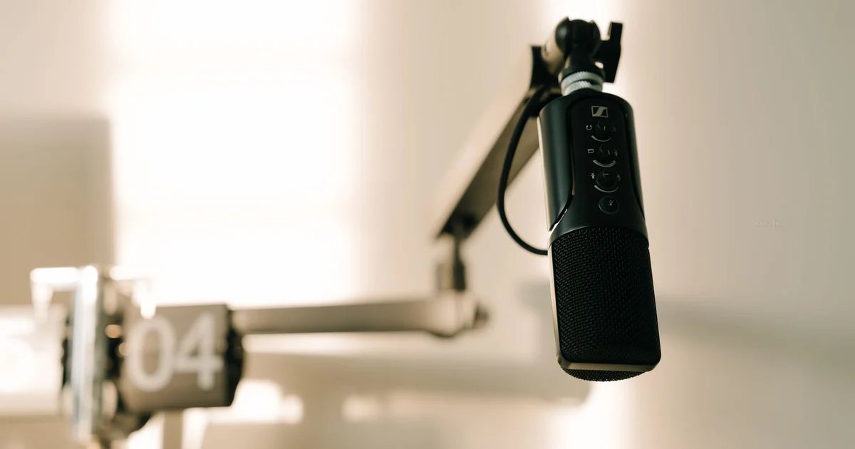 AI Podcast Production Workflows: 2026 Studio Guide